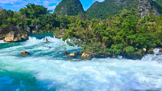 德天跨國瀑布景區+峒那嶼灣包車一日遊:南寧/崇左接駁+贈接駁車