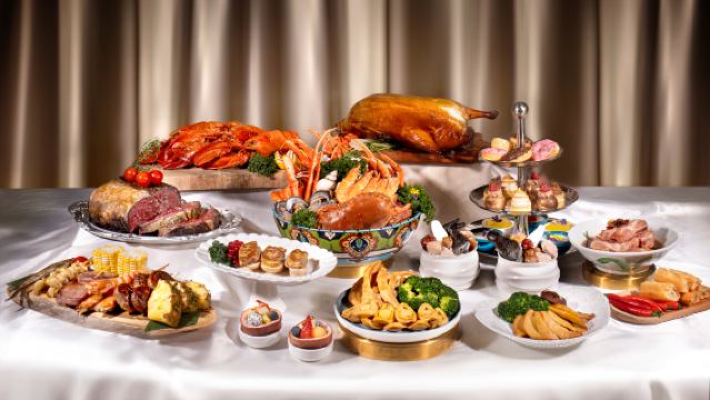 โรงแรมหกประเทศ | Le Menu | งานเลี้ยงสุดอลังการ · บุฟเฟ่ต์อาหารเย็น | บุฟเฟ่ต์น้ำชายามบ่ายพร้อมดอกไม้และผลไม้ | บุฟเฟ่ต์อาหารเช้าแบบอเมริกัน | บุฟเฟ่ต์วันวาเลนไทน์และปีใหม่จีน