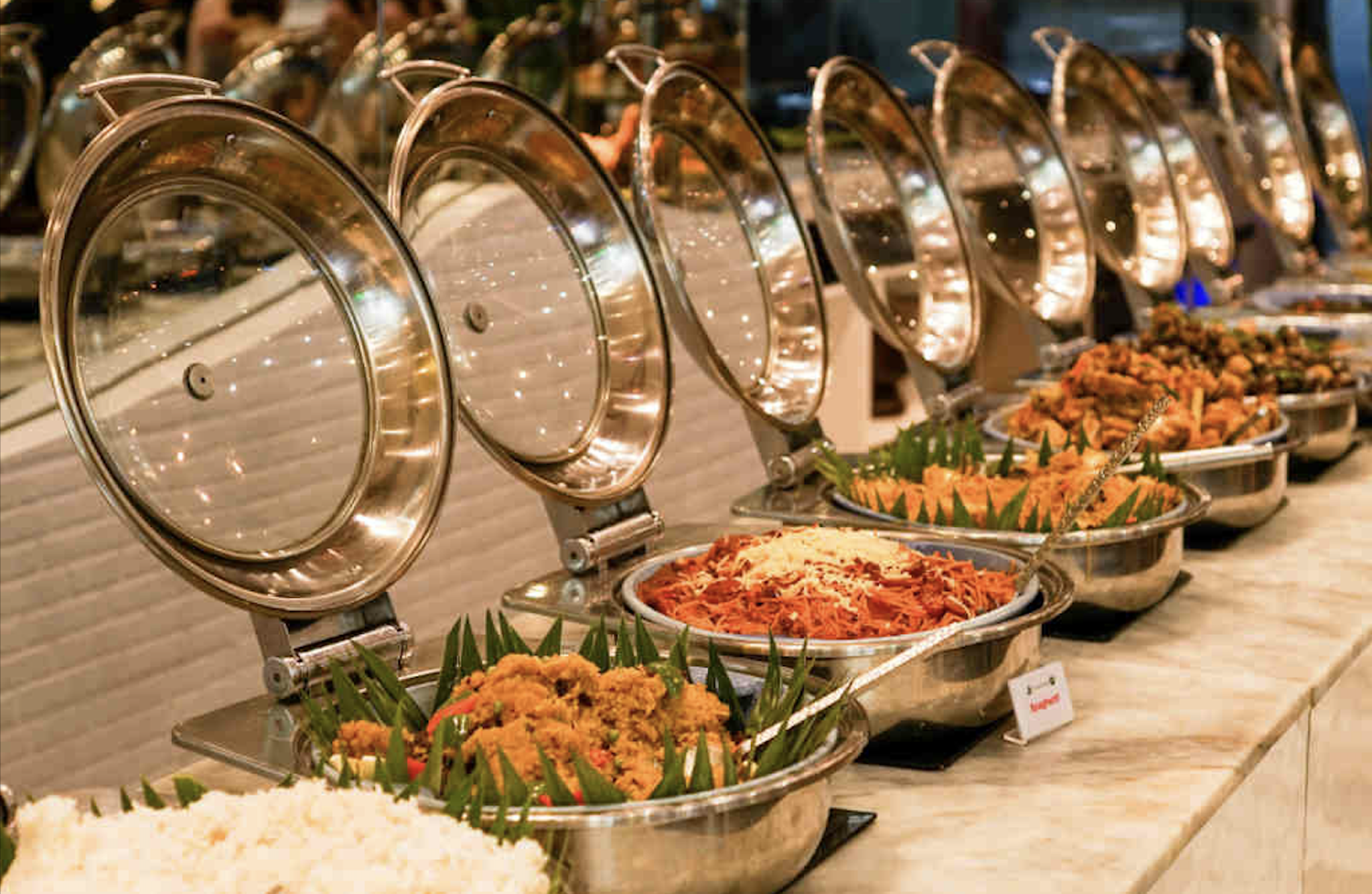 Buffet a volontà all'Isola di Boracay - Ristorante Eight by the Beach con cucina filippina moderna