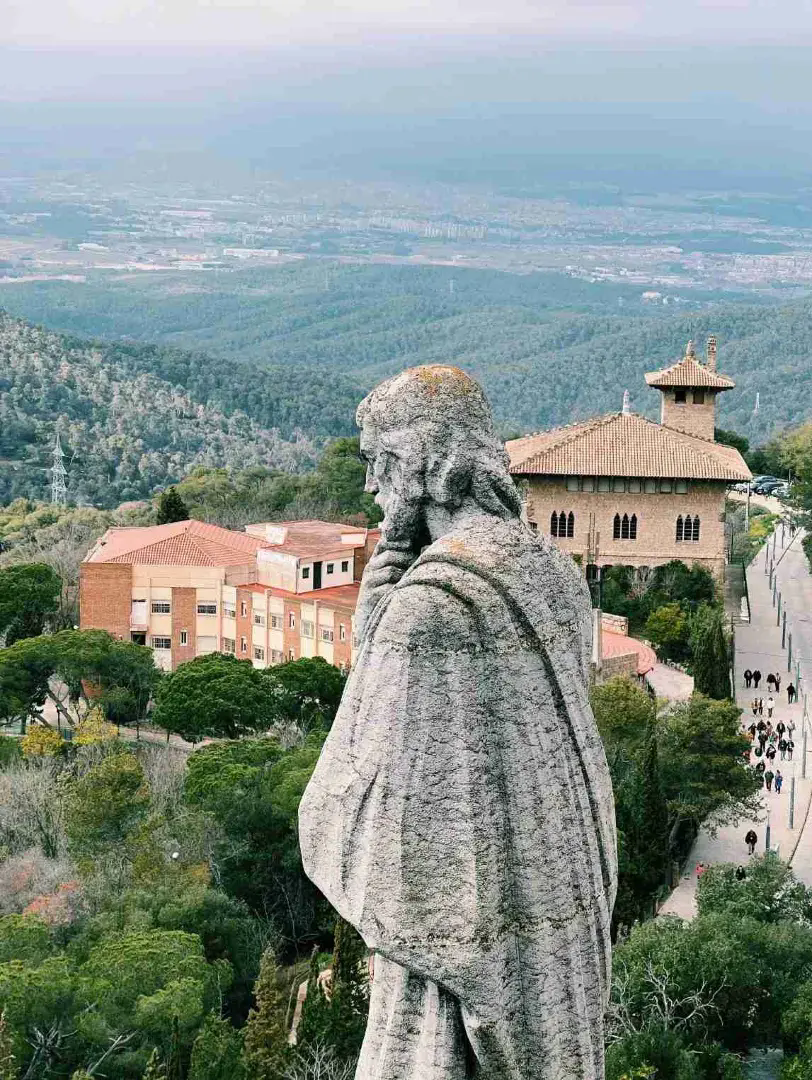 ทัวร์ 1 วันเหมารถบาร์เซโลนา โตซ่า + สวนพฤกษศาสตร์บลาเนส + ทิบิดาโบ