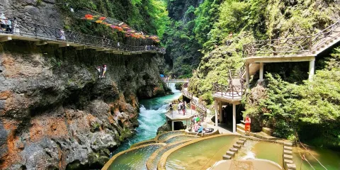 貴州銅仁古城+銅仁大峽穀+中南門+東山寺包車一日遊中英文服務