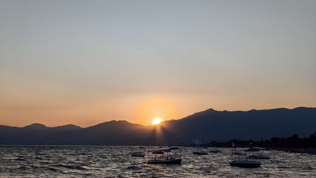 Fuxian Lake Group Day Tour in Kunming:Enjoy A Calm Pedal Boat Ride on China's Deepest Lake