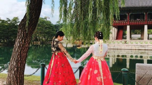 Dorothy Hanbok Experience (Near Gyeongbokgung Palace)