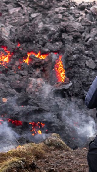 Iceland Fagradalsfjall volcano hiking tour: Optional city area transfer