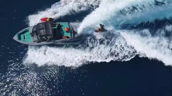 神州半島尾波衝浪包船 私人造浪艇 零基礎可玩 全程護航教學