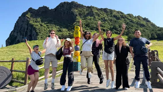 Seogwipo & Jungmun Pick-up: Jeju East UNESCO Day Tour, Seongsan & Haenyeo Show