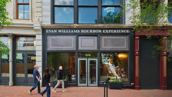 Louisville: Evan Williams Bourbon Experience Tour & Tasting