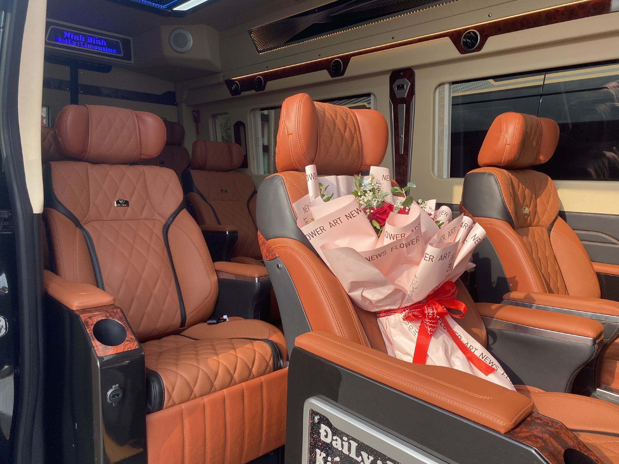 Hanoi to Halong Bay/Halong Bay to Ninh Binh one-way/round-trip luxury bus