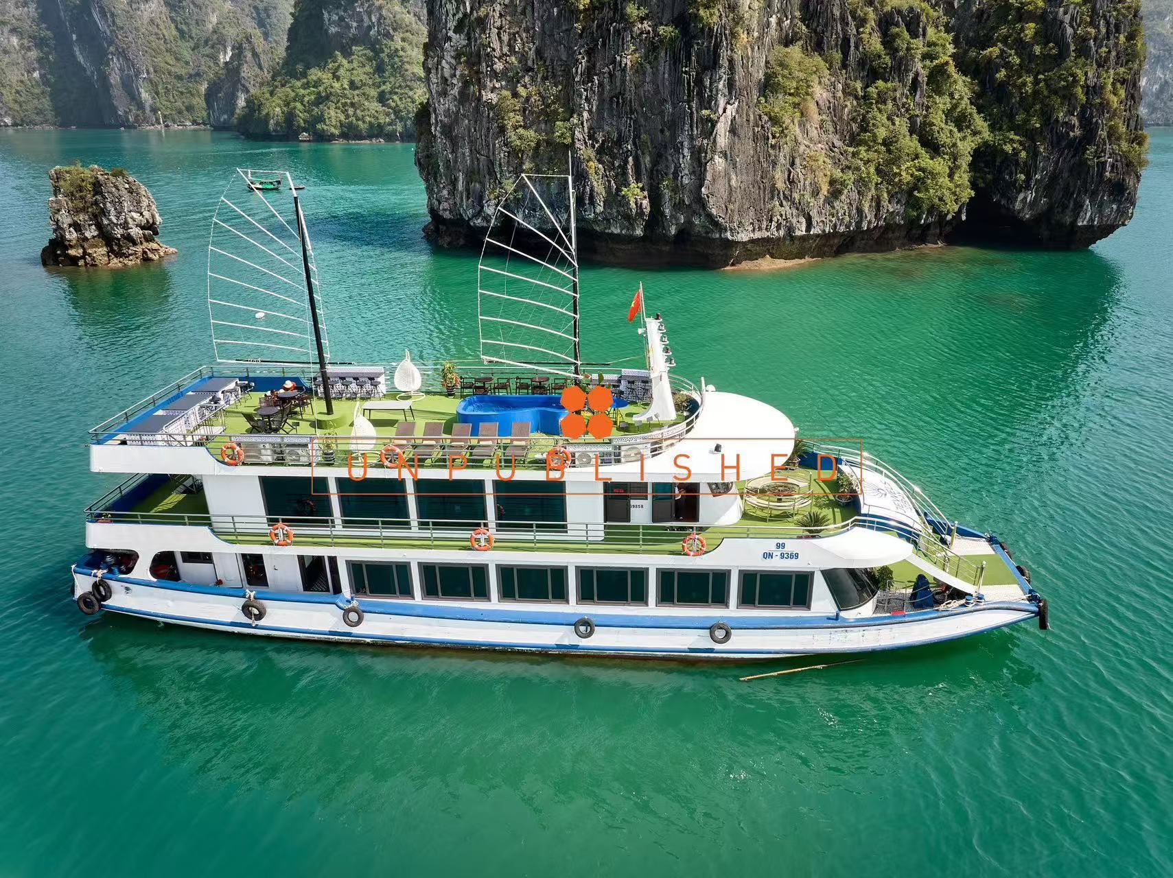 Ha Long Bay Day Tour: Sonata Cruise/Luxury 5-Star Cruise + Ti Top Island + Sung Sot Cave
