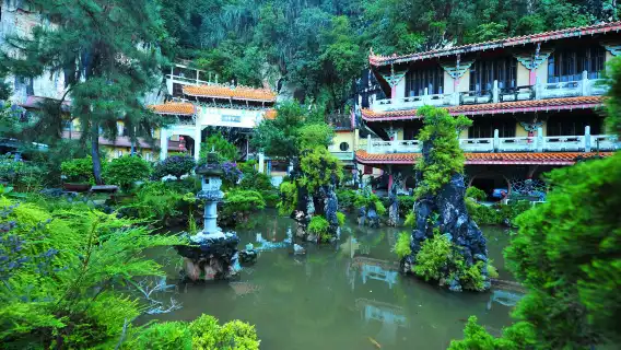 ทัวร์ส่วนตัวหนึ่งวันพร้อมอาหารและสถานที่ทางประวัติศาสตร์ในเมืองอิโปห์จากกัวลาลัมเปอร์