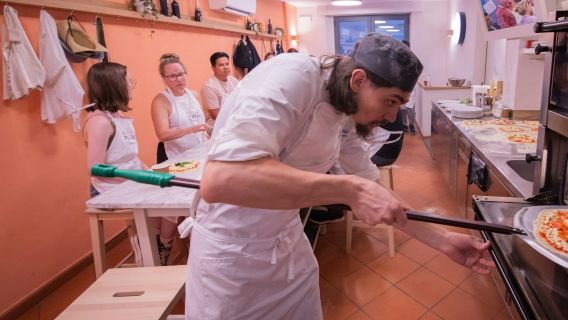 Corso di cucina italiana: preparazione di pizza e gelato