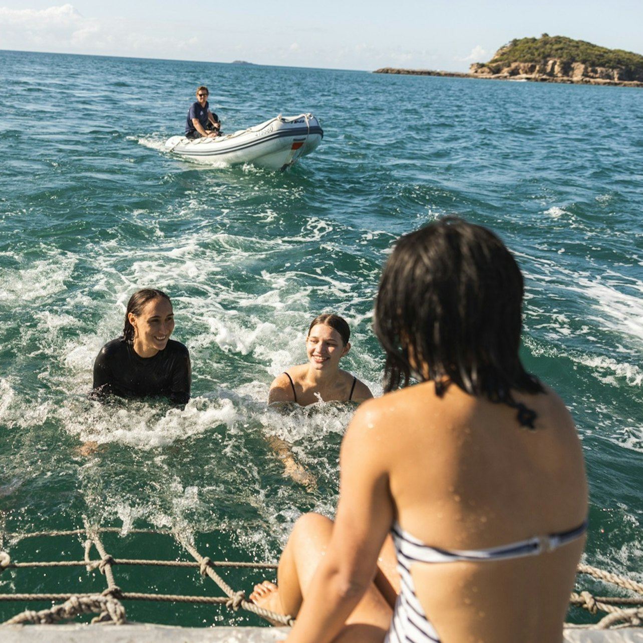 Great Keppel Island: Boat Tour + Snorkeling & Boom Netting + BBQ Lunch