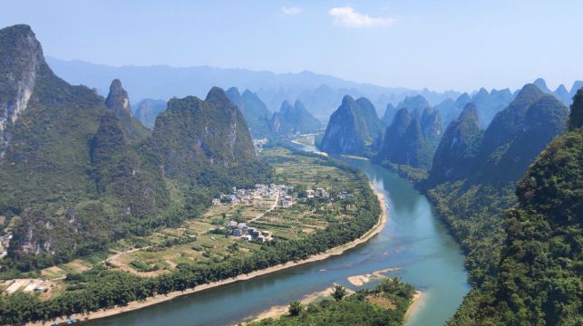 桂林：一日遊暢遊桂林象鼻山公園、蘆笛岩及小型船河