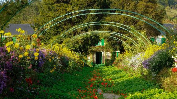 DISCOVERY DAY AT GIVERNY: MONET FOUNDATION AND SHOPPING AT MCARTHURGLEN CENTER, FROM PARIS