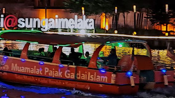 Découvrez le patrimoine de Malacca de nuit avec un tour en trishaw et une croisière sur la rivière au départ de Kuala Lumpur