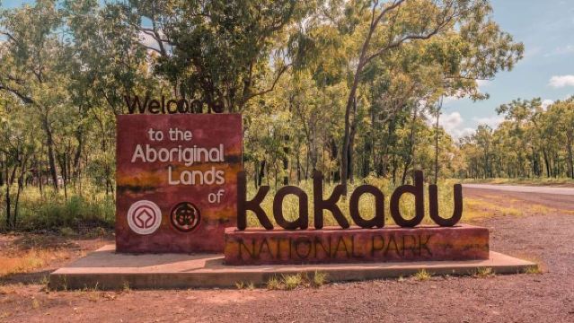 Darwin Kakadu National Park + Jumping Crocodile Cruise 1-day tour with city transfers