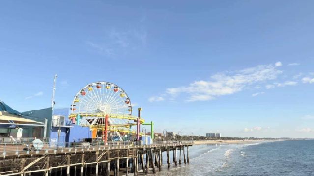 Lawatan sehari ke Pusat Getty, Muzium Seni Kaunti, dan Balai Cerap Griffith di Los Angeles, Amerika Syarikat