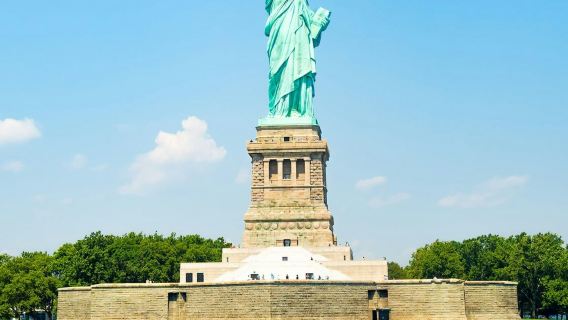 อนุสาวรีย์เทพีเสรีภาพและเกาะเอลลิส: ค่าเข้าชม + ค่าเรือเฟอร์รี่ + ทัวร์เสริม (ไม่บังคับ)