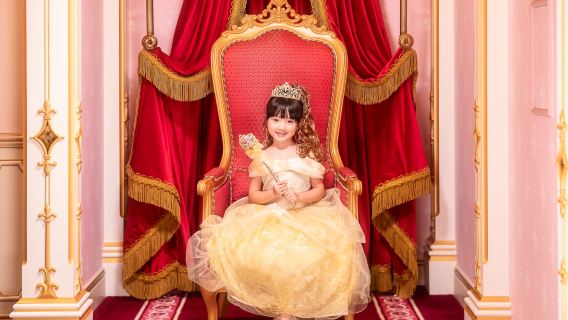 Experiencia de princesa en el Salón de Magia de Hong Kong Disneyland|castillo|familia real|Corona|Serie de desfiles de princesas|Incluye diseño de peinado|Kit de maquillaje|Fotos exquisitas