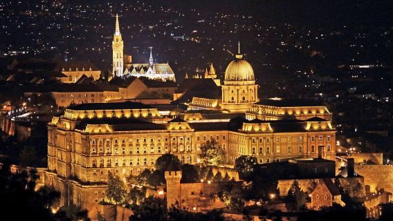 匈牙利布達佩斯-香檳多瑙河遊船-漁人堡-布達城堡｜包車專線