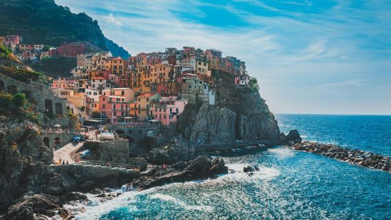 La Spezia: Cinque Terre Boat Tour with Snack and Drinks