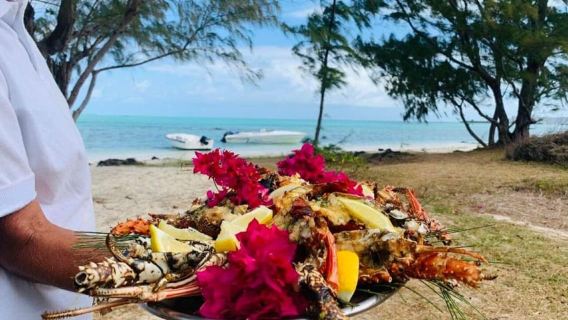 Blue bay: boat trip for ile au cerf (5 islands, barbecue)