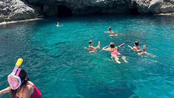 Palermo: Aperitif ve Şnorkelle Dalma İçeren Paylaşımlı Tekne Turu