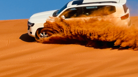 Dubai Safari Gurun 4x4 dengan Makan Malam BBQ, Sandboarding + Naik Unta