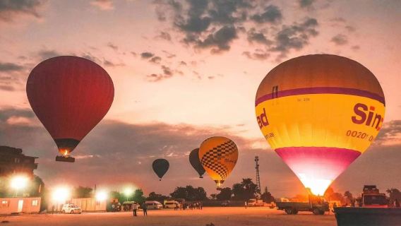 Montgolfière en Égypte (non pas parce que la Turquie est trop chère, mais parce que l'Égypte est plus rentable)