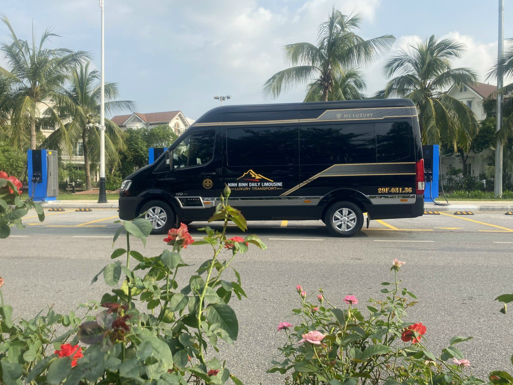 Shared Transfer Hanoi - Halong By Limousine Car