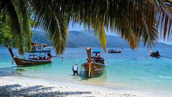 Koh Lipe: Island Hopping by Private Longtail Boat w/ Snorkel (Out Zone: 5 Hours)