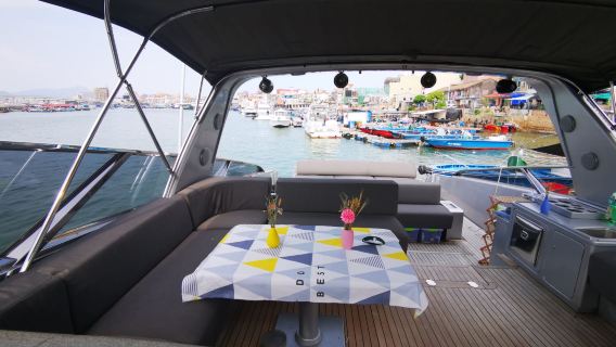 【惠州遊艇出海】惠州雙月灣星翔遊艇80尺豪華遊艇包船出海+海釣+水上滑梯+KTV