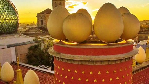 Dalí Museum, Figueres & Girona: Small Group Guided Day Trip from Barcelona
