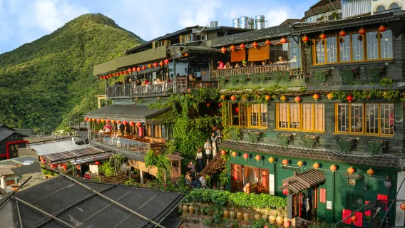 Cascata d'Oro + Vecchia Strada di Shifen + Jiufen Old Street tour di un giorno [Partenza da Taipei]