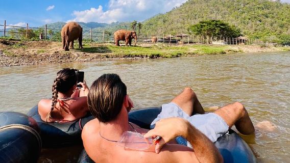 Chiang Mai: Kokopäiväinen viidakkovaelta, putoaminen ja vesiputousseikkailu