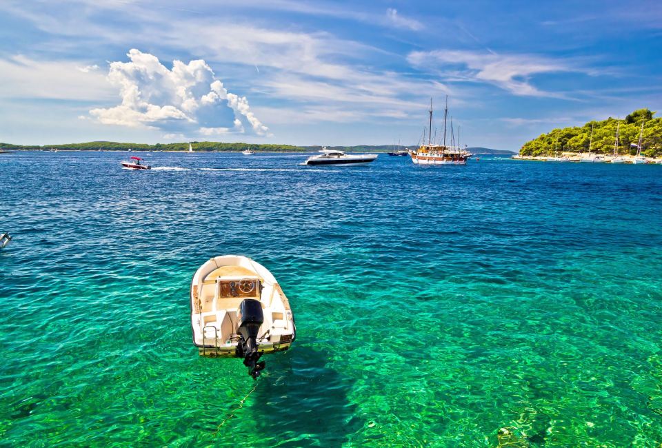 クロアチア・フヴァルパーク+パクレニ諸島+ブラチ島ワンデーツアー