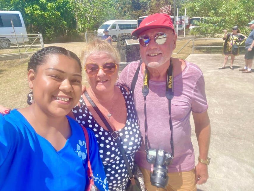 Tour Histórico de la Costa Este + Cueva Anahulu y Playa Anahulu