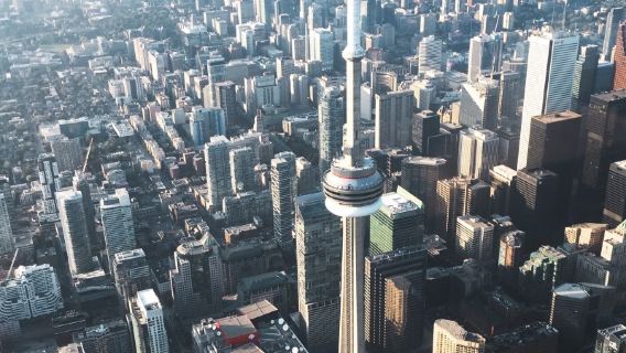 Reserva después de consultar/Servicio de transporte puerta a puerta para viajes turísticos en Toronto, Canadá: Museo Real de Ontario, Torre CN, Chinatown, zoológico, aeropuerto/Chofer-guía turístico/Servicio de vehículo privado