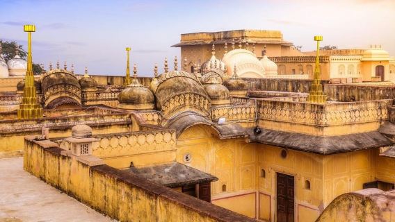 Jaipur: tour en tuk-tuk de los fuertes de Nahargarh y Jaigarh de 4 horas