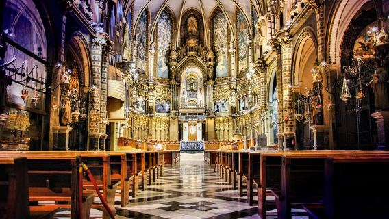 Desde Barcelona: Excursión de un día a Montserrat con entradas opcionales