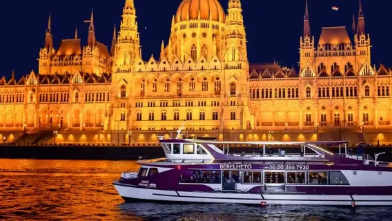 kapal pesiar Sungai Donau di Budapest, Hungaria (Pilihan Makan Malam Siang/Malam/Dengan Cahaya Lilin)