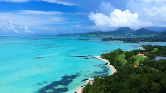 毛里求斯鹿島雙體船巡遊+滑翔傘+快艇遊+海底漫步|水上三項&