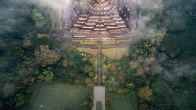 [Tour di un giorno a Yogyakarta con noleggio con conducente esclusivo] Borobudur + Palazzo del Sultano + Palazzo dell'Acqua + Prambanan