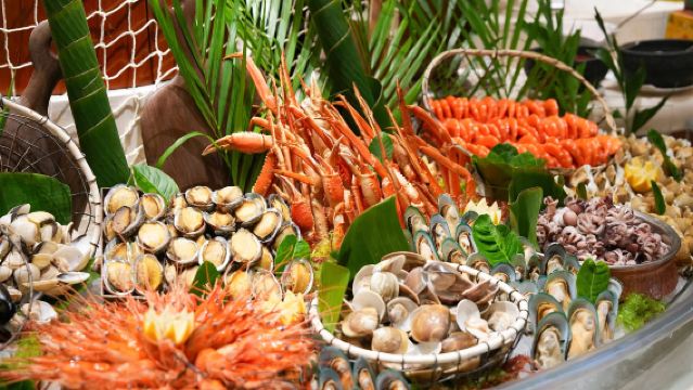 Шведский стол в отеле Sofitel Macau At Ponte 16|Ресторан «Морской Бриз»: шведский стол (обед/ужин)