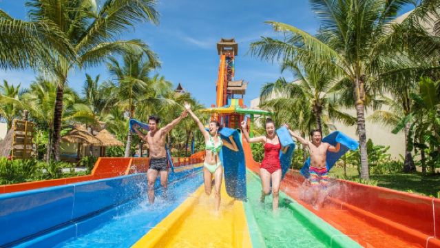 1-day tour to VinWonders Phu Quoc [Includes round-trip transfers + admission ticket + free play without guide]