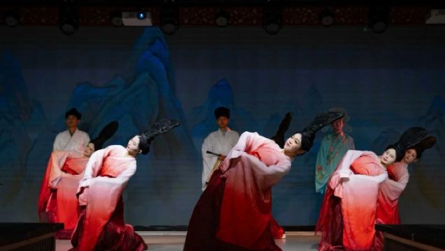 Suzhou Wu palace imperial banquet experience | Exquisite dance + royal cuisine + interactive games + optional makeup and costumes