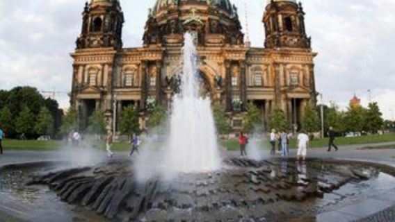 Jerman Berlin + Muzium Lilin + Pulau Muzium - Lawatan Sehari / Itinerari Fleksibel - Boleh Disesuaikan