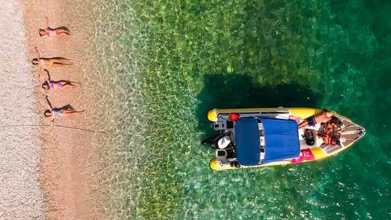 Bay of Grama: Boat Trip and Tours to the Paradise