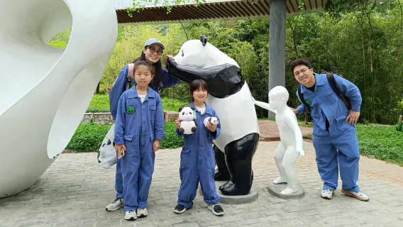 Chengdu Wolong China Giant Panda Park Shenshuping Base Private Group Half Day Tour