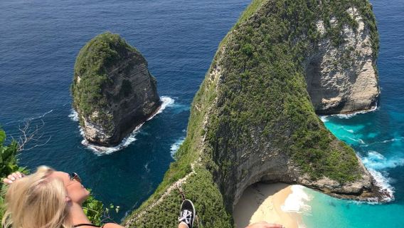 バリ島発 西ヌサペニダプライベートツアー — 宿・ホテル送迎とガイド付き 